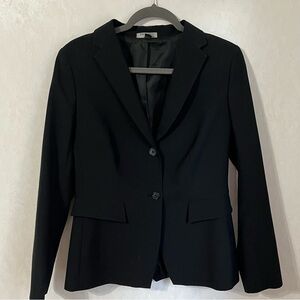 Doc & Amelia Black Blazer with Tailored Fit and Notched Lapels and Pleat in Back